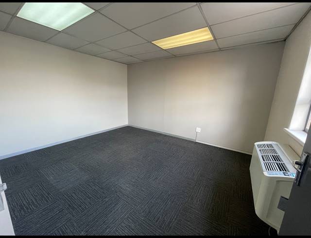 283M² OFFICE TO LET IN BARTLETT